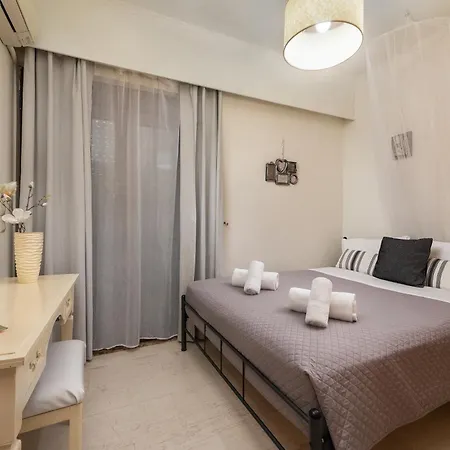 Evi's Apartamento Afantou