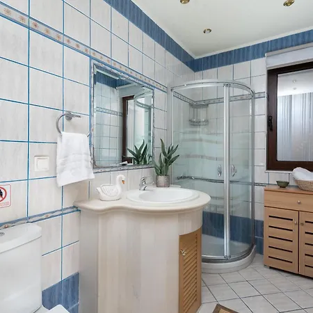 Evi's Apartamento Afantou